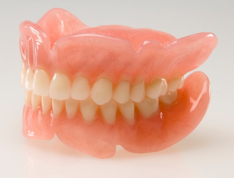 قیمت دندان مصنوعی آلمانی